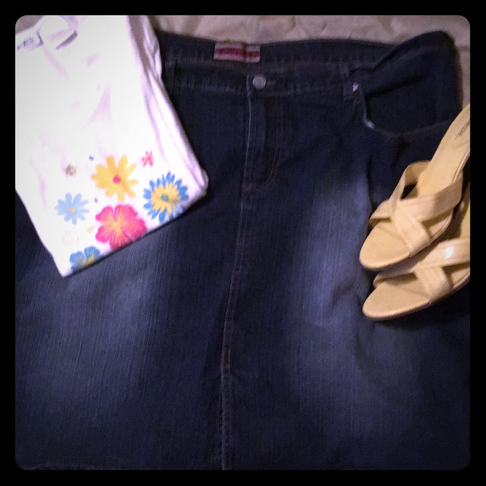 Z. Cavaricci Faded Blue Jean Skirt - Picture 2 of 8